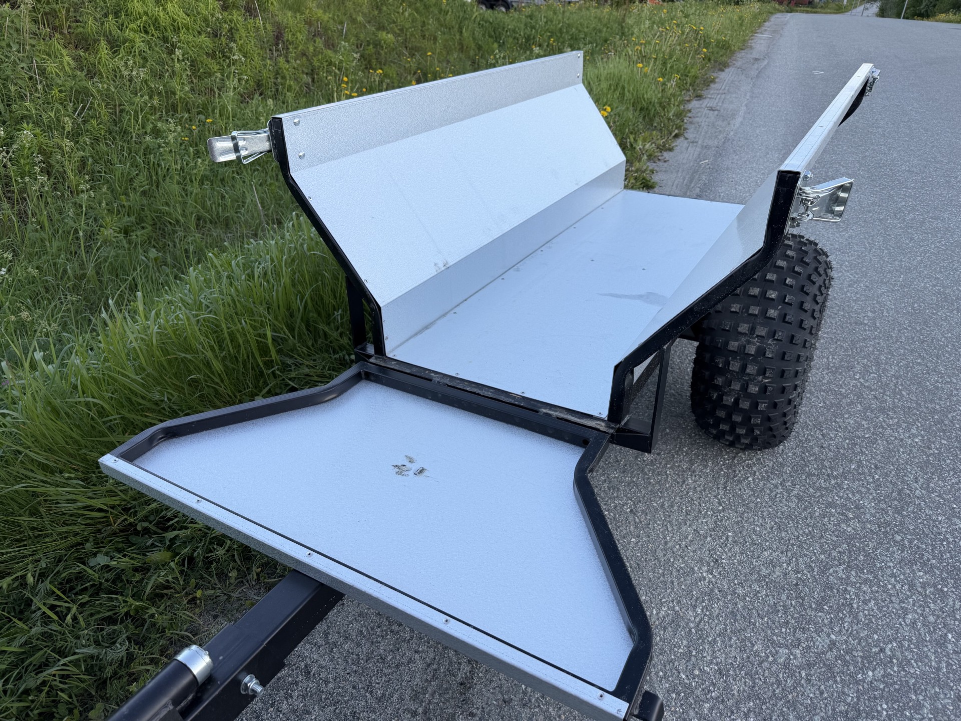 Black Wolf ATV henger m/tipp 800kg - Bilde 2